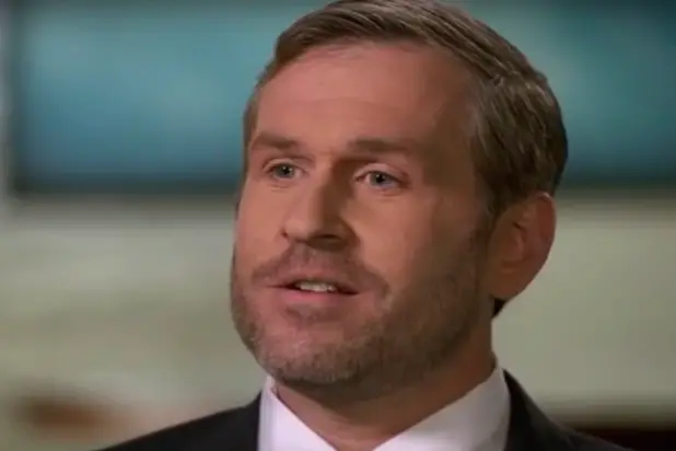 How tall is Mike Cernovich?